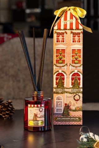 ✨ Vianočná atmosféra u vás doma je na dosah! ✨ Darujte sebe alebo niekomu blízkemu prírodné vonné tyčinky v krásnom balení...